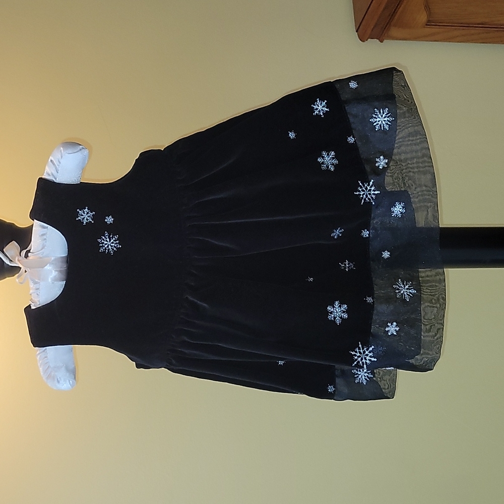 ● Adorable Black Dress | Silver Snowflakes | Sz 3-6 Months